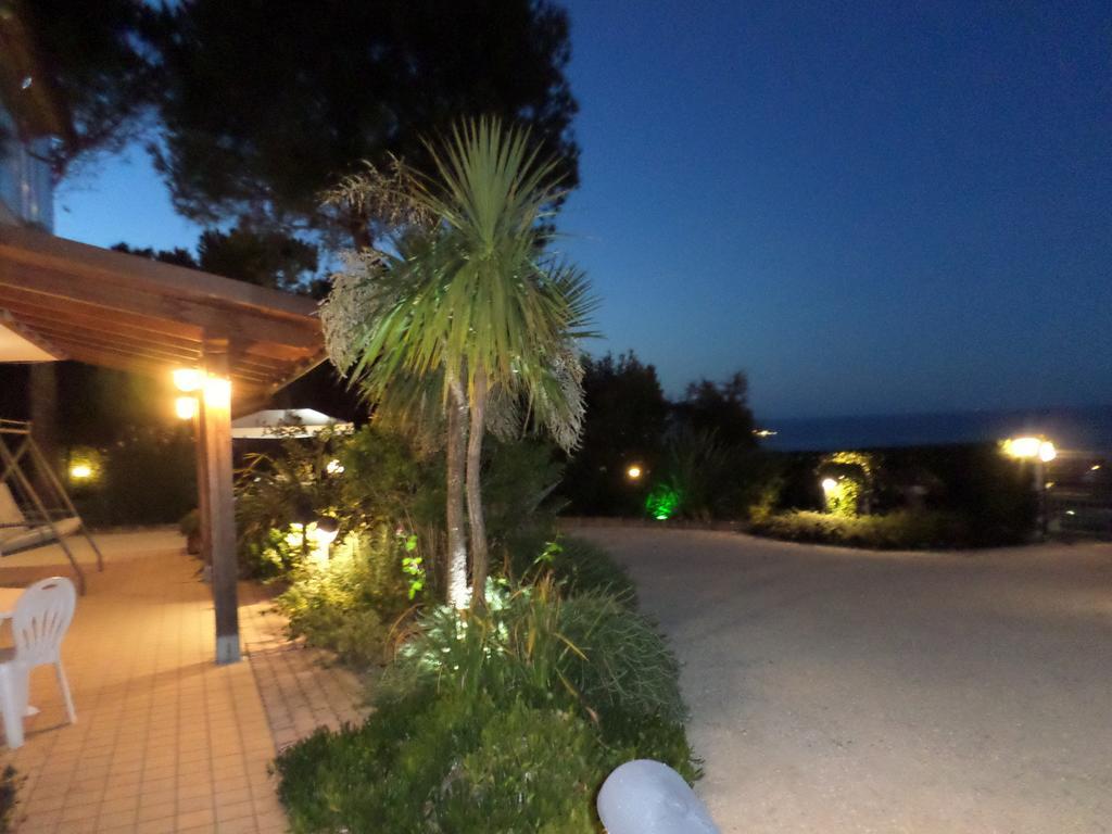 Bed And Breakfast " Il Tesoro Di Mario " Falconara Marittima Zewnętrze zdjęcie