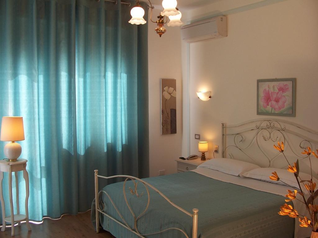 Bed And Breakfast " Il Tesoro Di Mario " Falconara Marittima Pokój zdjęcie